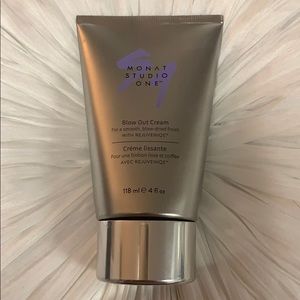 Monat Blow Out Cream